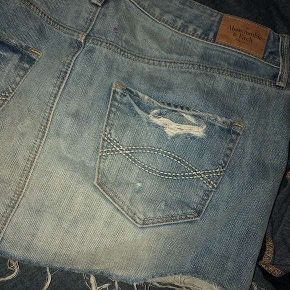 ABERCROMBIE AND FITCH MINI SKIRT SIZE 4 - Picture 7 of 7